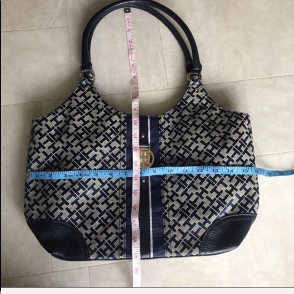 Tommy Hilfiger Navy Shoulder Bag Gold Hard… - Picture 5 of 9